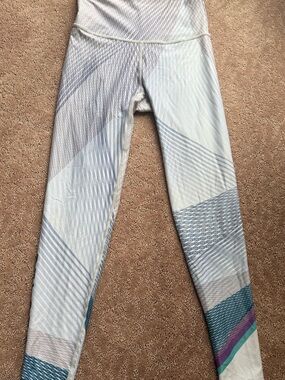 Peloton Women's Geometric Print Leggings - Light Gray, Teal & Purple, Sz S